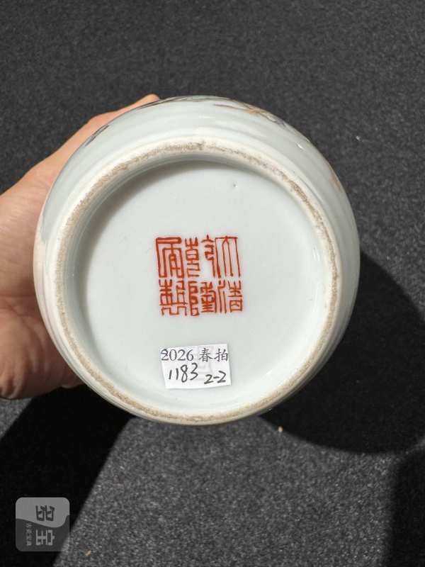 民国 粉彩钟馗嫁妹图瓶一对 - 图7